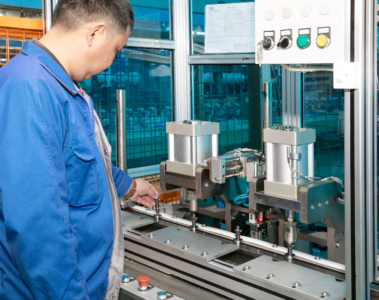Ligne de production de moteurs à essence